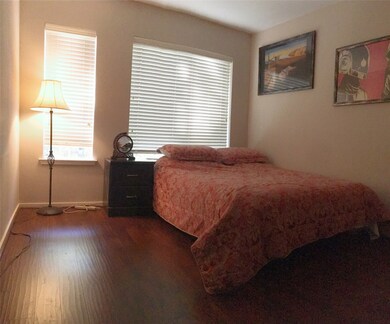 61 Litchfield Ln, Houston, TX 77024 - photo 2