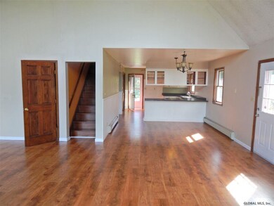 59 Flower Rd, Troy, NY 12180 - photo 3