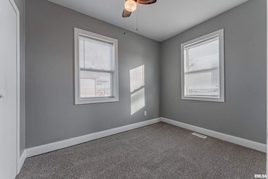 320 W Kickapoo St, Lincoln, IL 62656 - photo 6