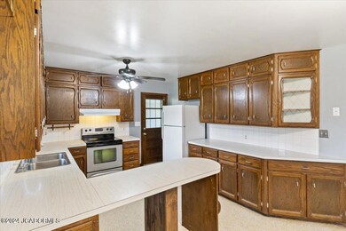 36-606 E Nathan St - 36