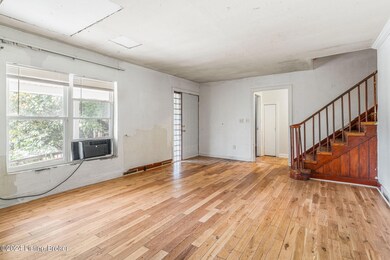LIVING RM