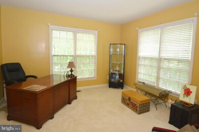 3508 Commodore Ct, Herndon, VA 20171 - photo 5