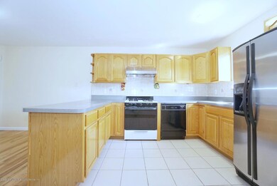 (5) KITCHEN