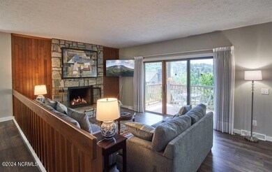 CondoFamilyroom