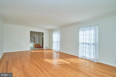5806 Bent Twig Rd, McLean, VA 22101 - photo 5