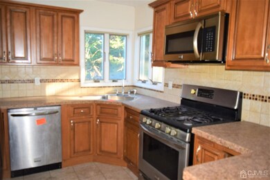 25 Claudia St, Iselin, NJ 08830 - photo 2