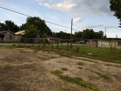 3902 Crane St, Houston, TX 77026 - photo 3