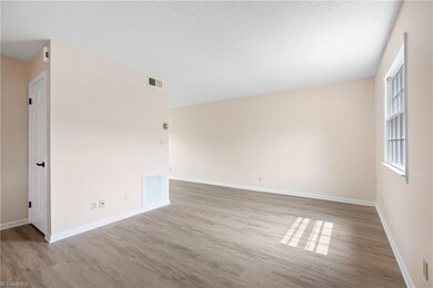 159 Charlestowne Cir, Winston Salem, NC 27103 - photo 5