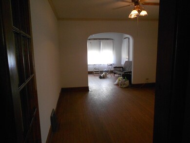 Dining room to living room