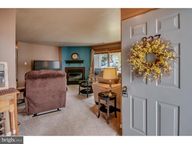 907 Mews Dr unit 907, Sellersville, PA 18960 - photo 3