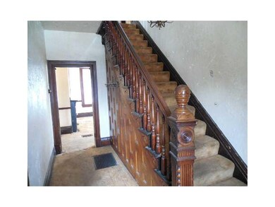 Entry/Foyer.