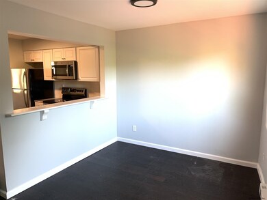 521 Lark Dr, Albany, NY 12210 - photo 4