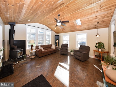 17 N 2nd St, Souderton, PA 18964 - photo 7