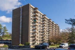 Green Hill Condominiums unit EE-327, Wynnewood, PA 19096 - photo 5