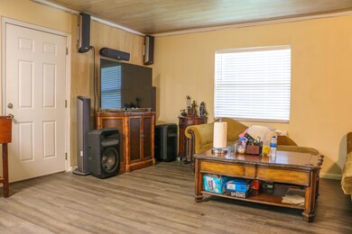 3813 Eve Dr W, Jacksonville, FL 32246 - photo 4