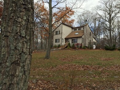 154 Parkwood Dr, Hawley, PA 18428 - photo 2