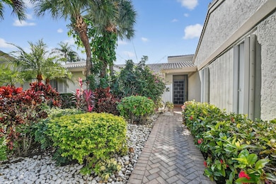 65 Eastgate Dr unit B, Boynton Beach, FL 33436 - photo 4