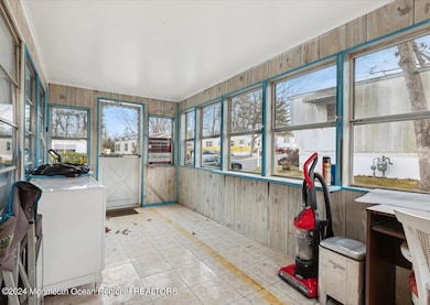 Sunroom - screened porch