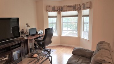 2306grassylivingroom2
