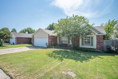 936 NW 15th St, Moore, OK 73160 - photo 3