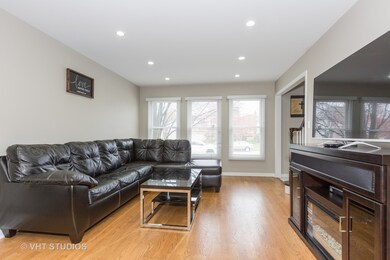 2112 Wicklow Rd, Naperville, IL 60564 - photo 4