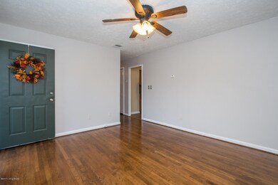 9106 New Maple Rd, Louisville, KY 40229 - photo 6