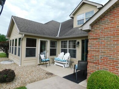 533 Edgehill Cir, Logan, OH 43138 - photo 2