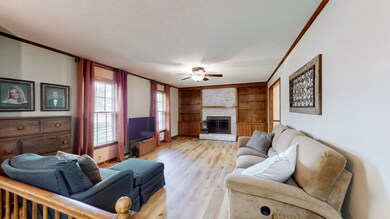 211 Stardust Dr, Shelbyville, TN 37160 - photo 3