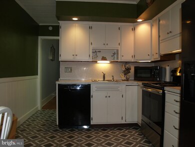 324 S Franklin St, Allentown, PA 18102 - photo 7