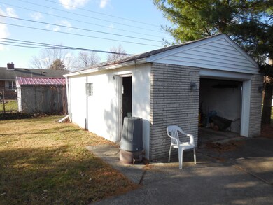 1293 Bernhard Rd, Columbus, OH 43227 - photo 5