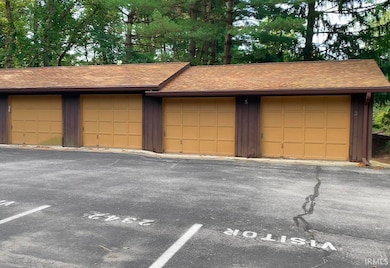 2344 E Winding Brook Cir, Bloomington, IN 47401 - photo 2