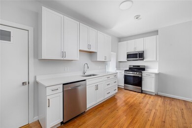 462 Thames St unit 3, Newport, RI 02840 - photo 2