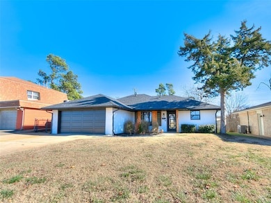 106 Briarwood St, Moore, OK 73160 - photo 2