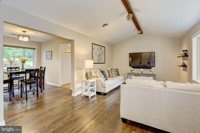 17215 Emerson Dr, Silver Spring, MD 20905 - photo 4