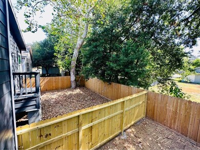 4302 Hirsch Rd unit A, Houston, TX 77026 - photo 5