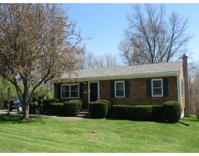 279 Brookside Cir, Florence, MA 01062 - photo 3