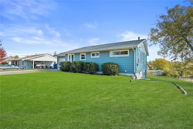 2937 Southland St SW, Cedar Rapids, IA 52404 - photo 3