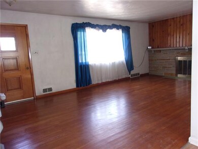 LIVING ROOM VIEW 2