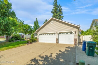 3 Car Garage
