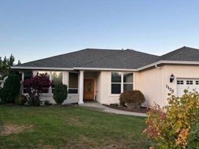 1125 Paisley Ct, Central Point, OR 97502 - photo 2