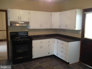 129 W 3rd St, Waynesboro, PA 17268 - photo 7