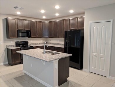 544 Pinecrest Loop, Davenport, FL 33837 - photo 4