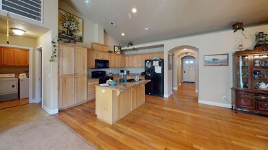 63810-Hunters-Cir-Kitchen