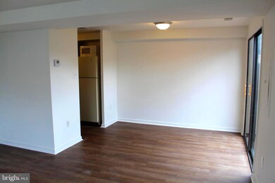 592 West Ct, Glen Burnie, MD 21061 - photo 5