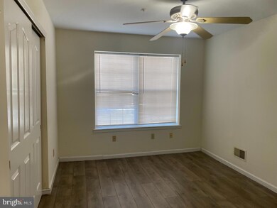 2004 Waters Edge Dr unit 2004, Newark, DE 19702 - photo 6