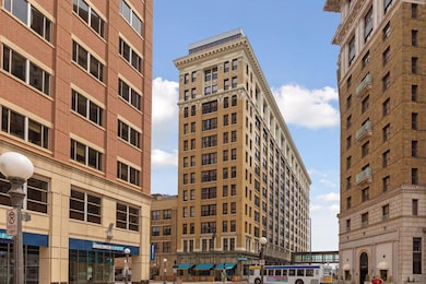 350 Saint Peter St unit 908, Saint Paul, MN 55102 - photo 6