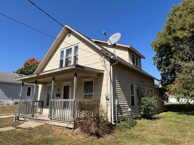 117 Cedar St, West Union, IA 52175 - photo 2