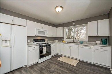 7806 SW 10th Place, Des Moines, IA 50315 - photo 6