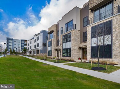 345 Horseshoe Trail unit 16B, Newtown Square, PA 19073 - photo 2