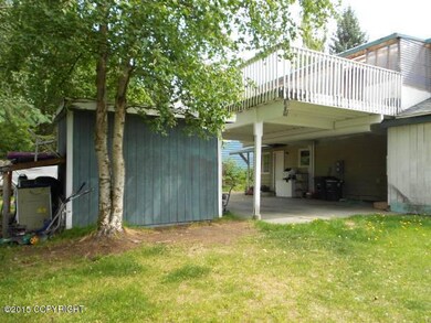 5005 carport & shed